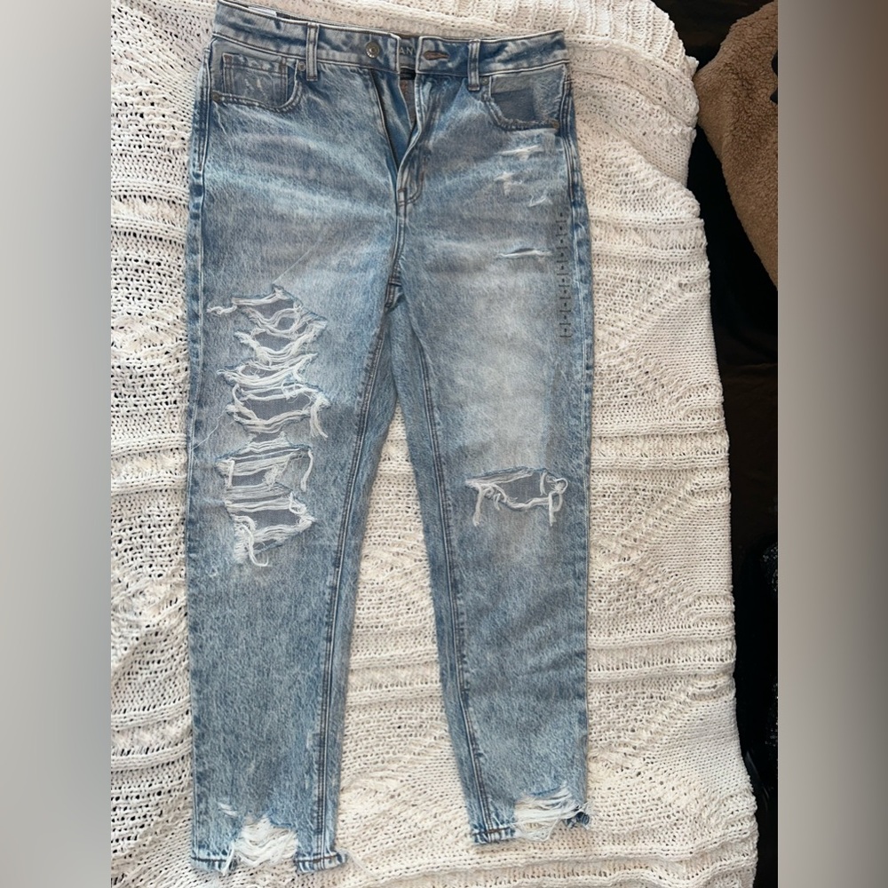 American eagle distressed mom jeans